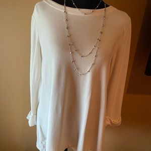 Women’s Basic Essential JJill Cream Colored Tunic in Size M